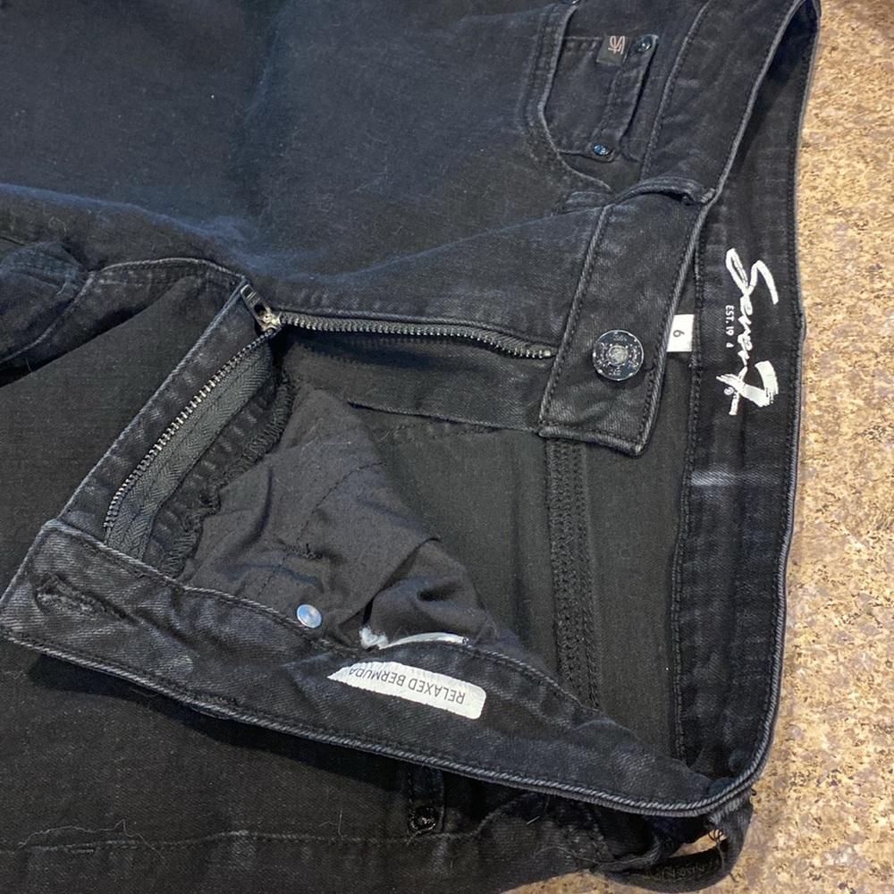 Seven7 Relaxed Bermuda Black Jean Shorts 6 with some Stretch - Picture 9 of 11